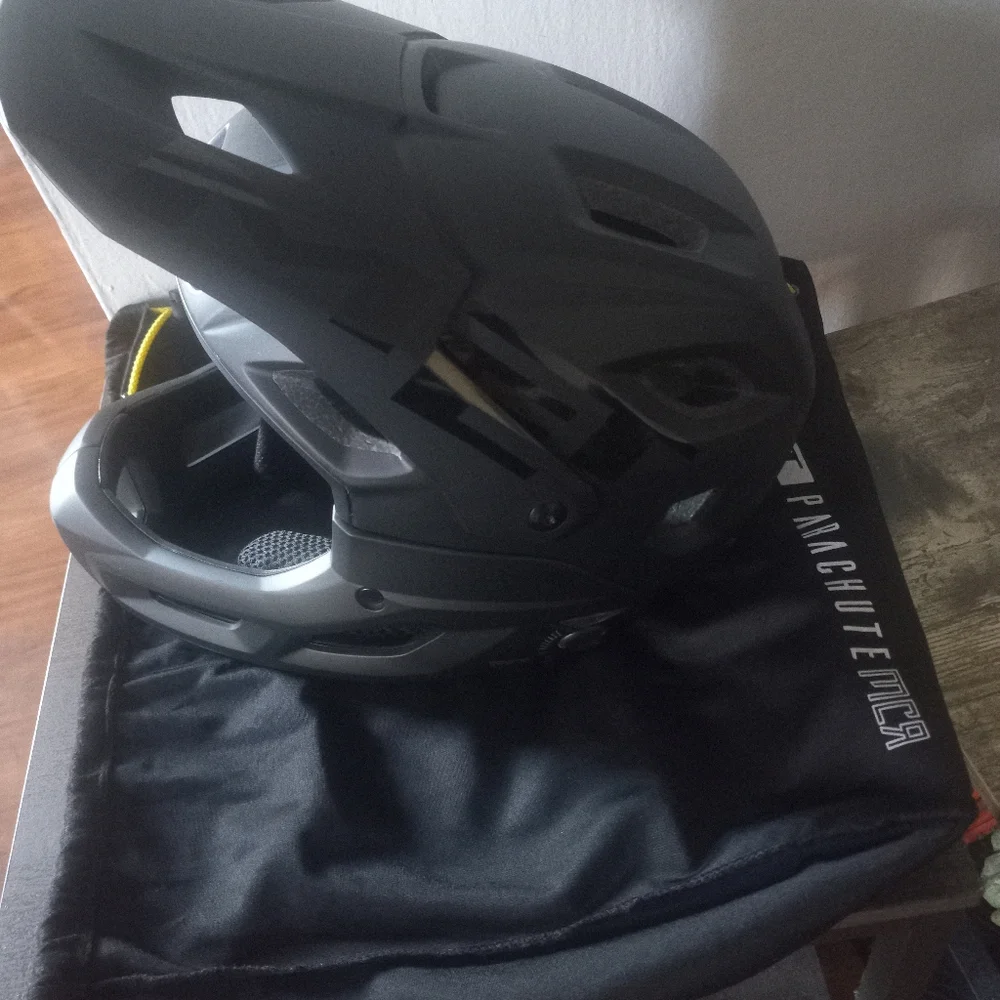 MET Bicycling Parachute MIPS Full Face Helmet Black Large New WIth Bag